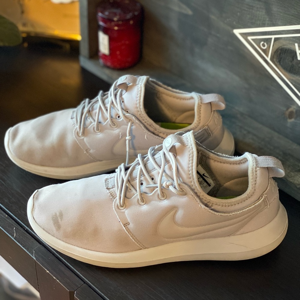 Men’s Nike Roshe Two Sneakers S 9